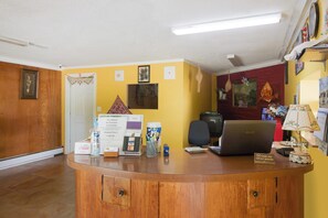 Reception - BlueJay Motel - Salem - Roanoke I-81 (Salem)