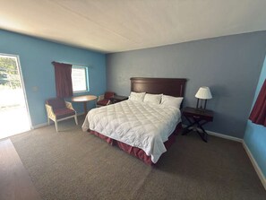 Habitación individual, 1 cama Queen size, para no fumadores, aire acondicionado | Escritorio, tabla de planchar con plancha, wifi gratis y ropa de cama