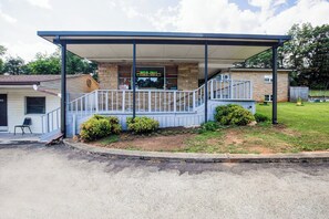 Exterior - BlueJay Motel - Salem - Roanoke I-81 (Salem)