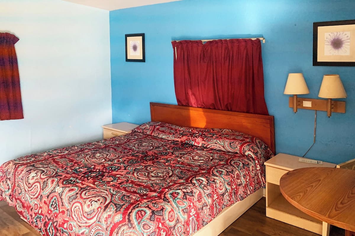 Desk, iron/ironing board, free WiFi, bed sheets
