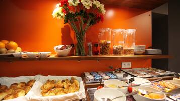 Petit déjeuner préparé sur commande servi tous les jours en supplément