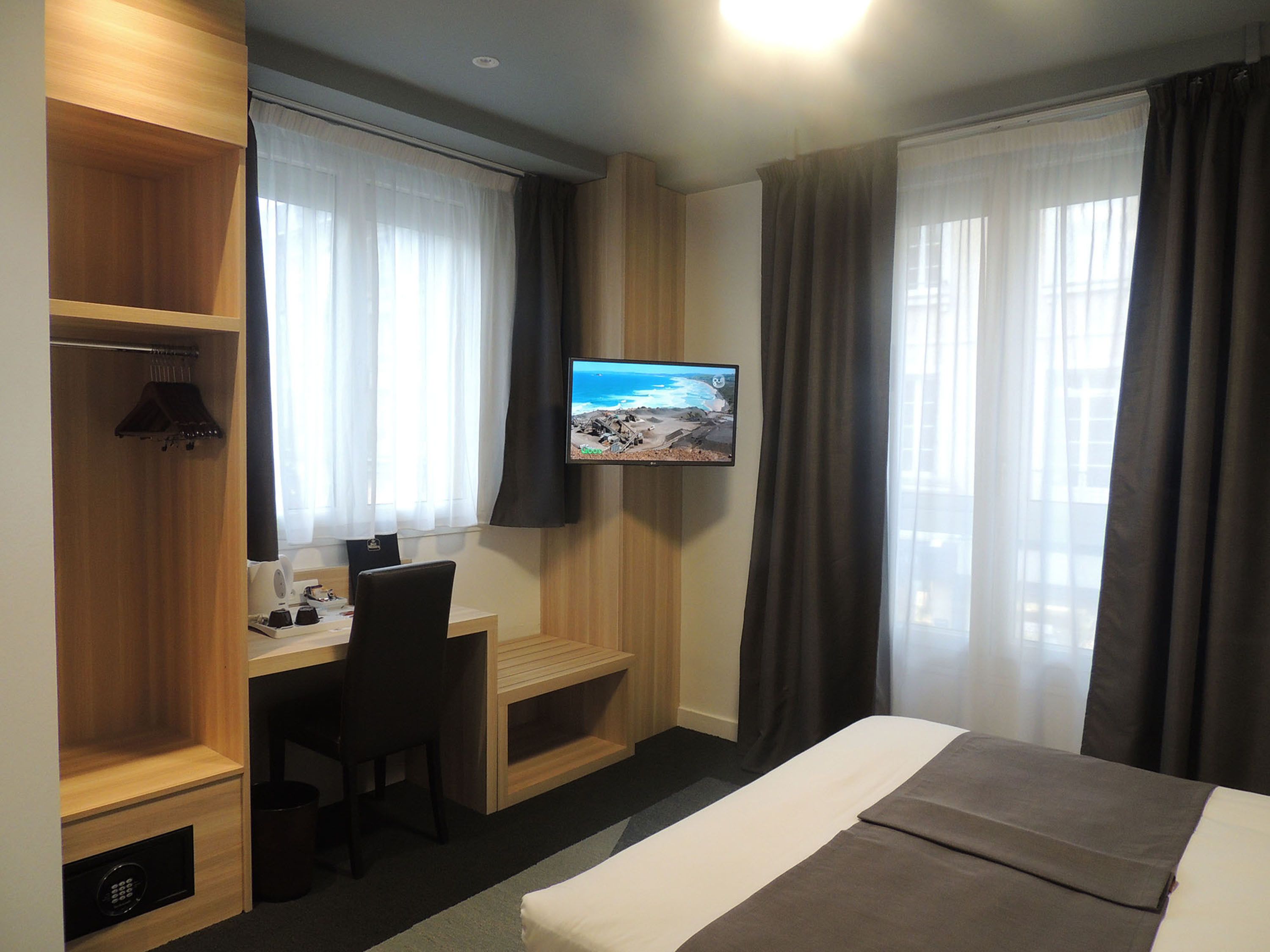 standard room, 1 double bed | room amenity