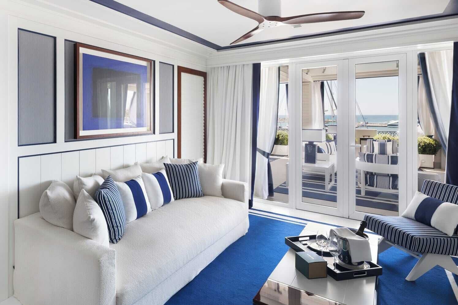 suite mim | premium bedding, minibar, in-room safe, desk