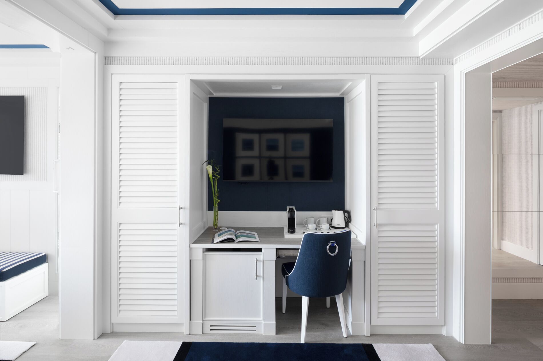 luxury room | premium bedding, minibar, in-room safe, desk