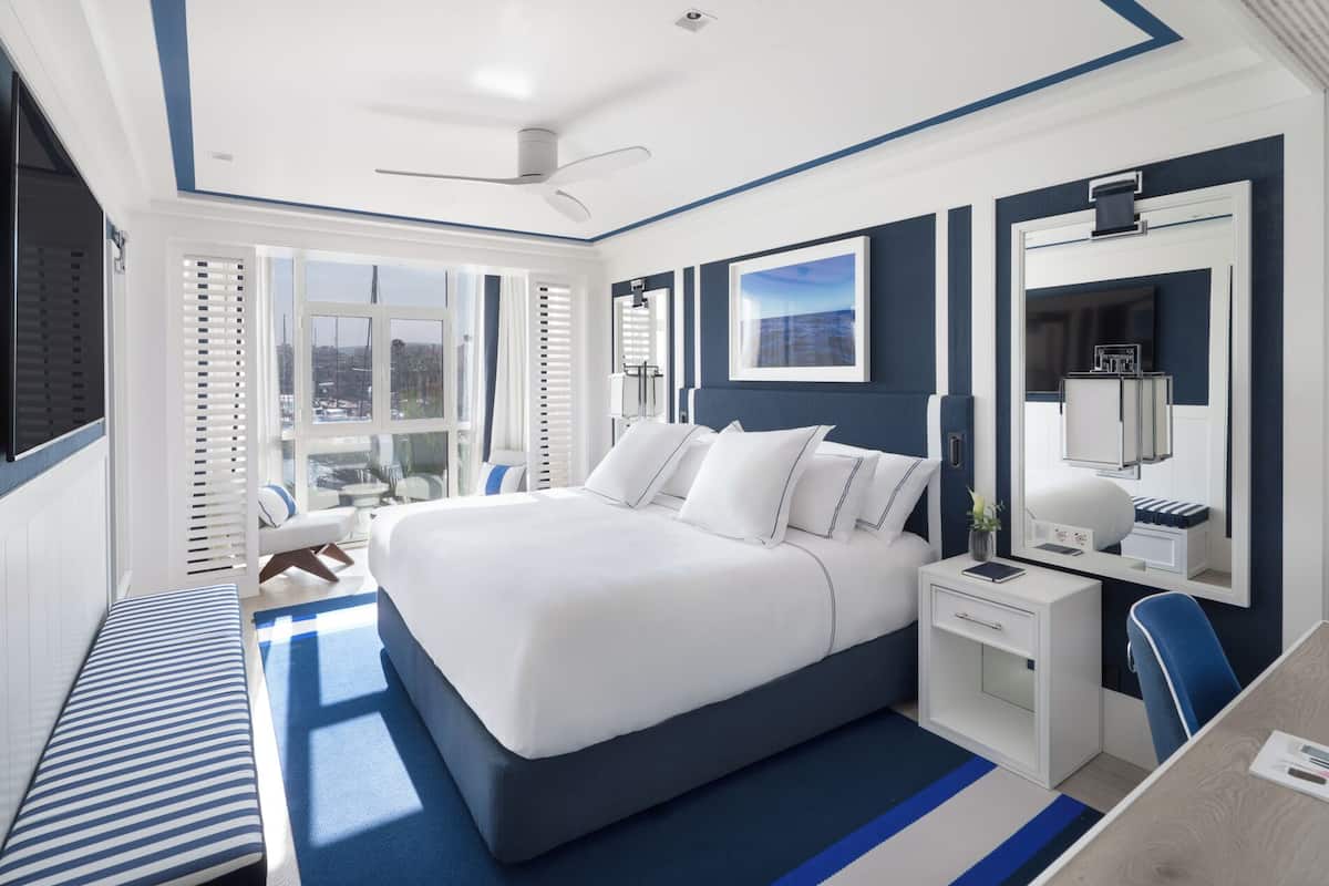 Ropa de cama de alta calidad y minibar