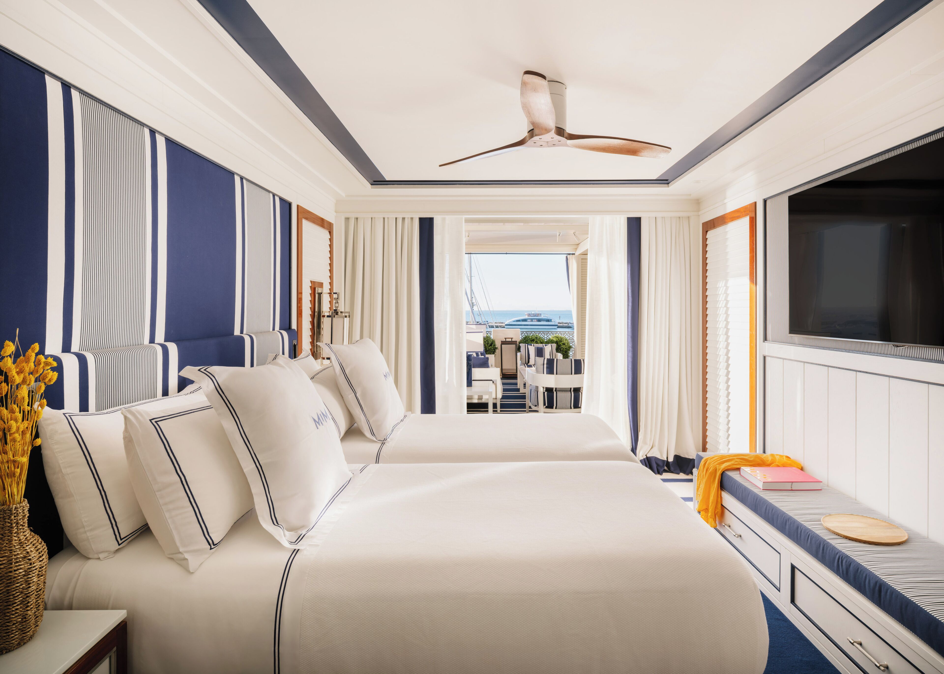 Juniorsvit - terrass - havsutsikt | Minibar, värdeförvaringsskåp på rummet och mörkläggningsgardiner