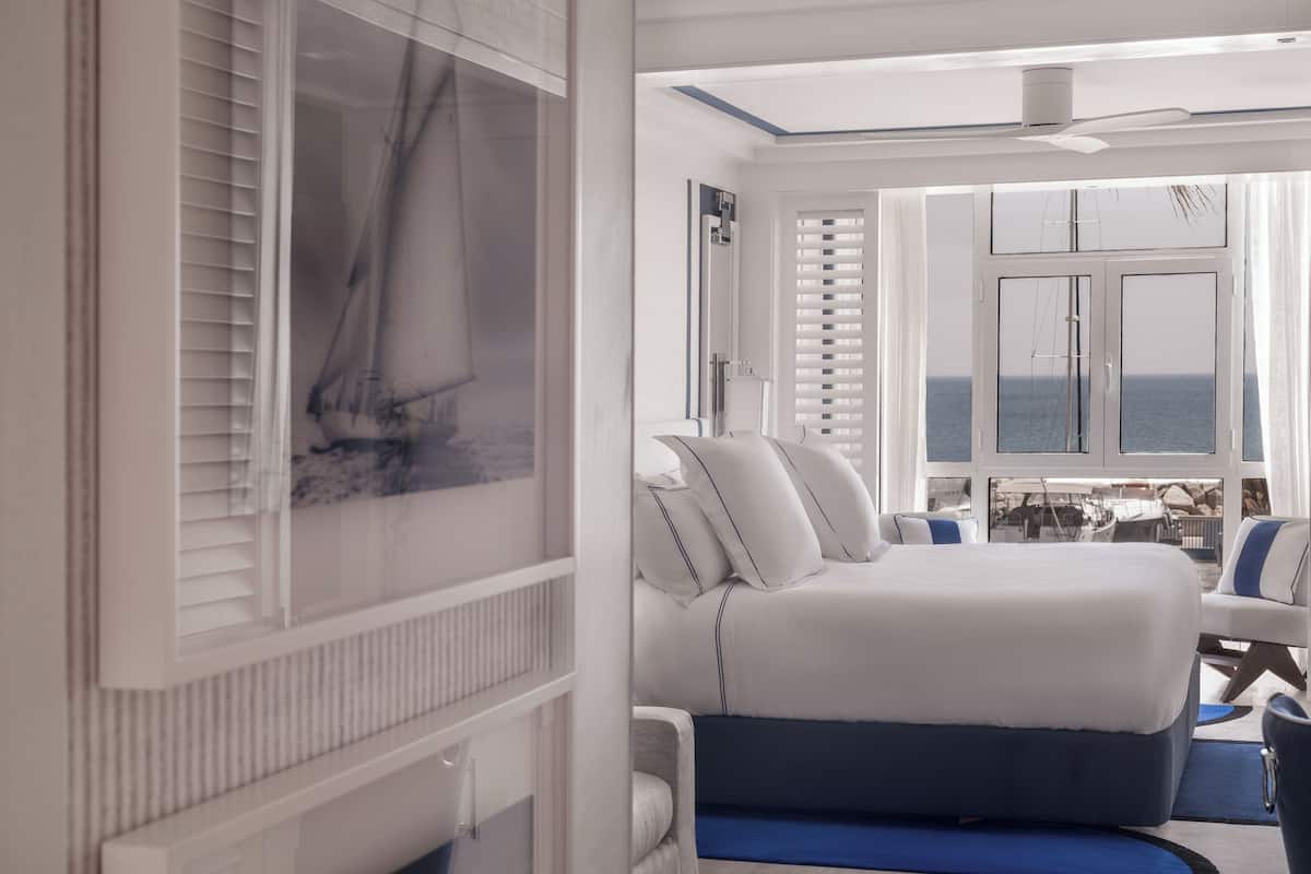 Ropa de cama de alta calidad y minibar