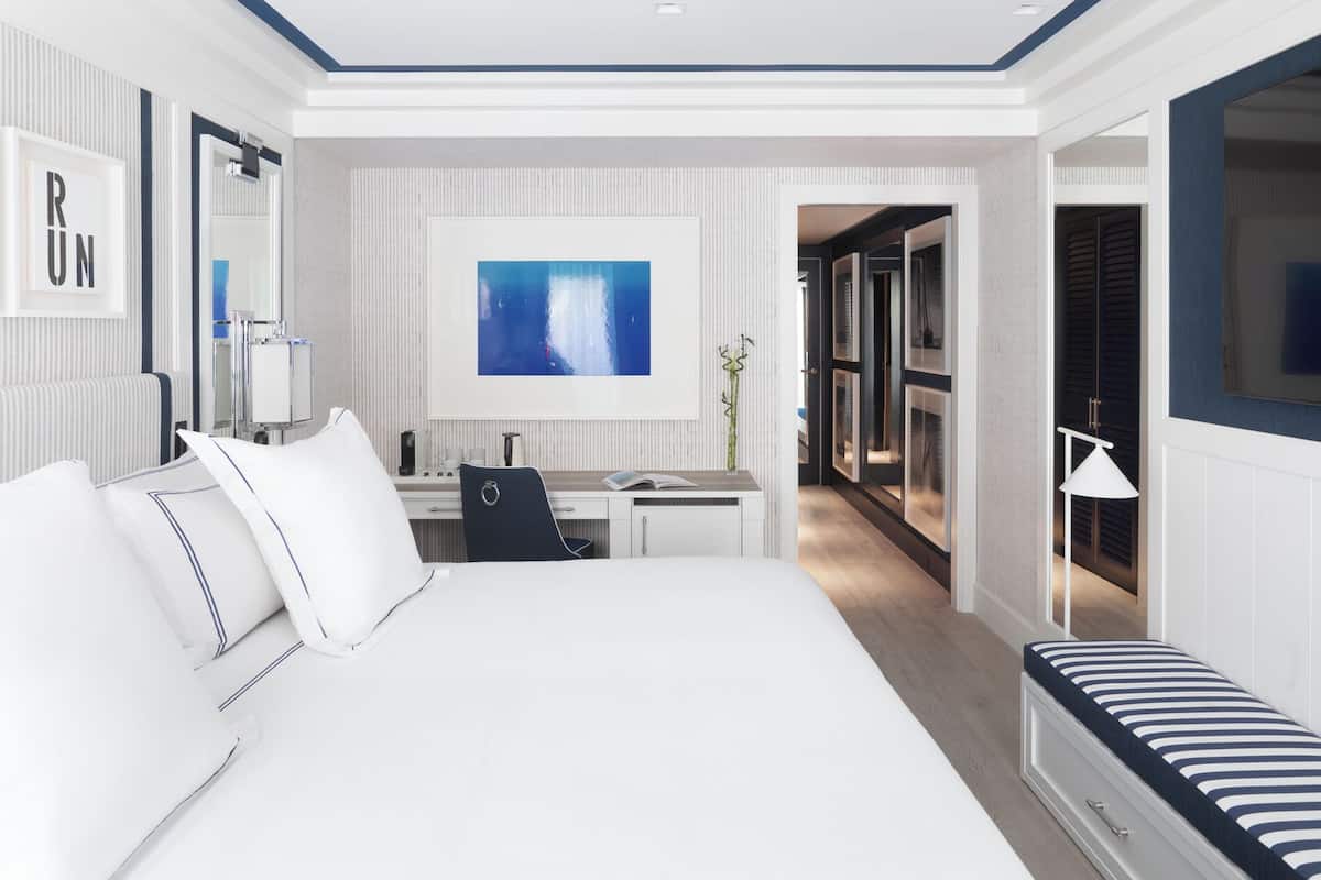 Double Room | 1 bedroom, premium bedding, minibar, in-room safe