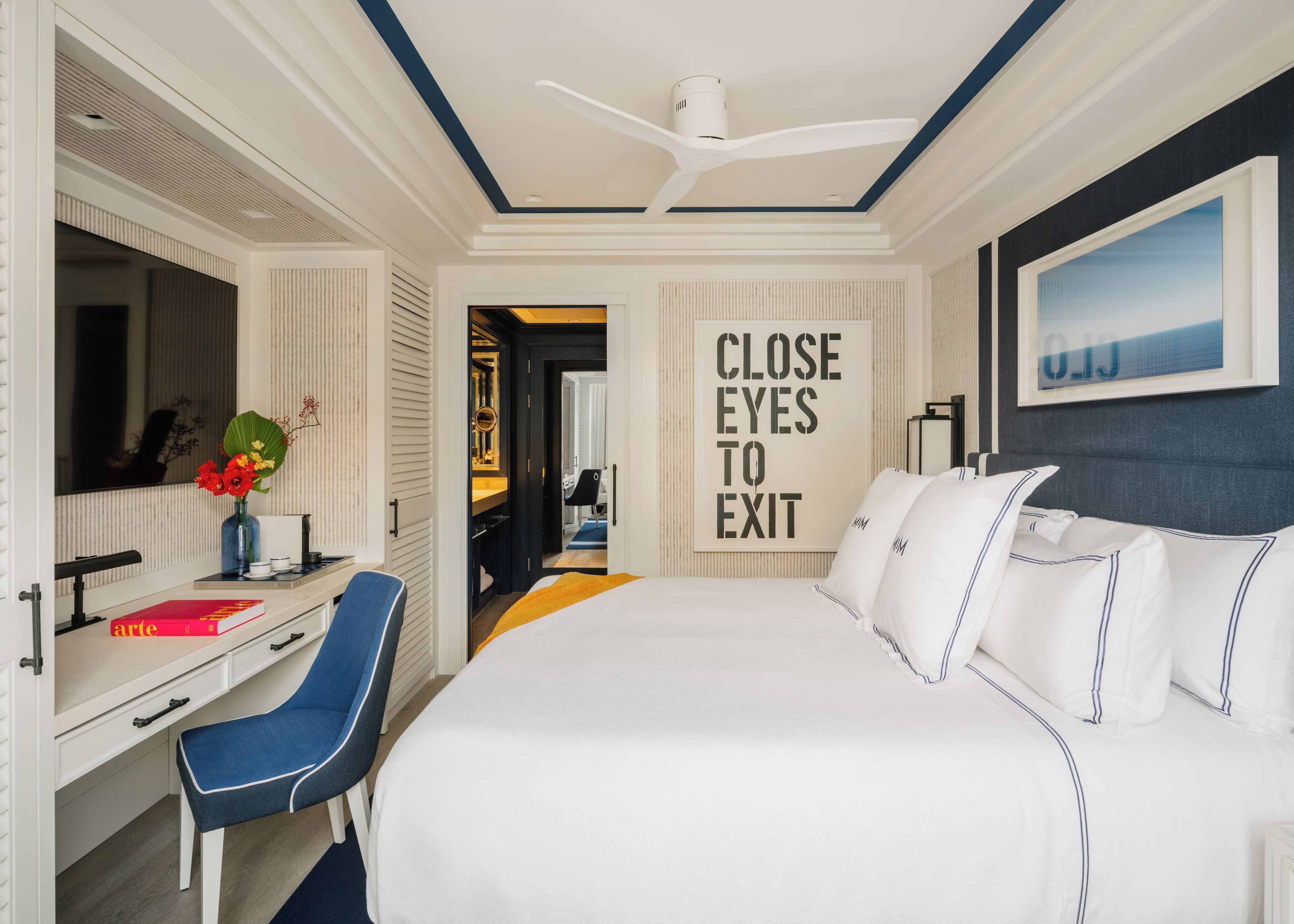 Superior-rum | Minibar, värdeförvaringsskåp på rummet och mörkläggningsgardiner