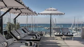 Outdoor pool, pool umbrellas