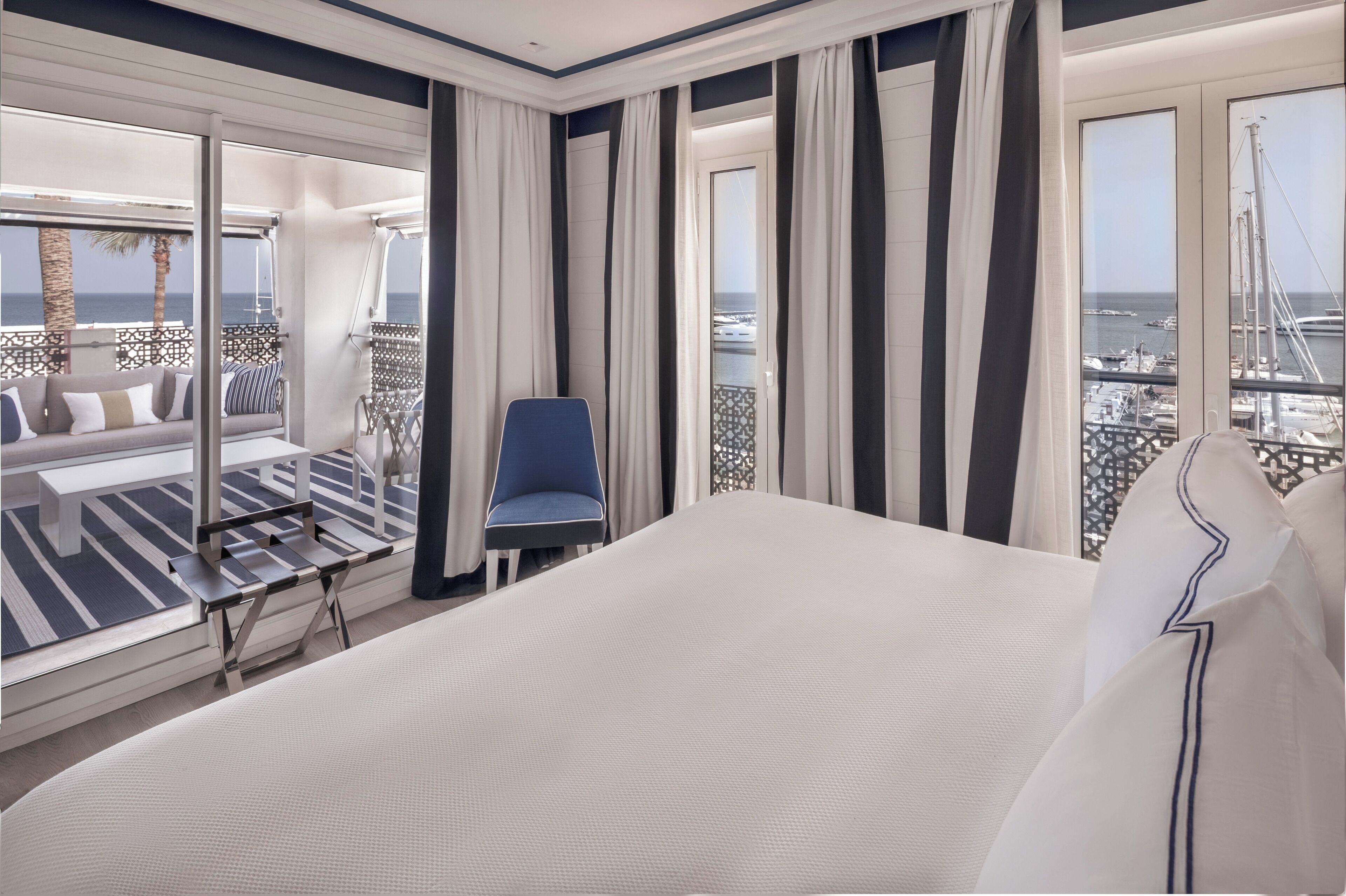 Minibar, Zimmersafe, Verdunkelungsvorhänge, Bügeleisen/Bügelbrett