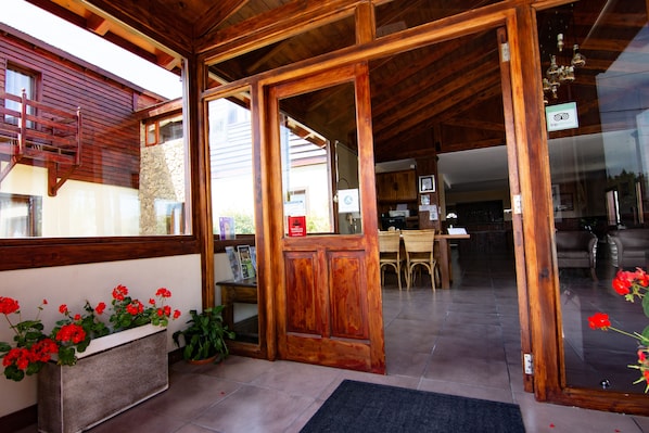 Reception - Hosteria Puerto San Julian (El Calafate)