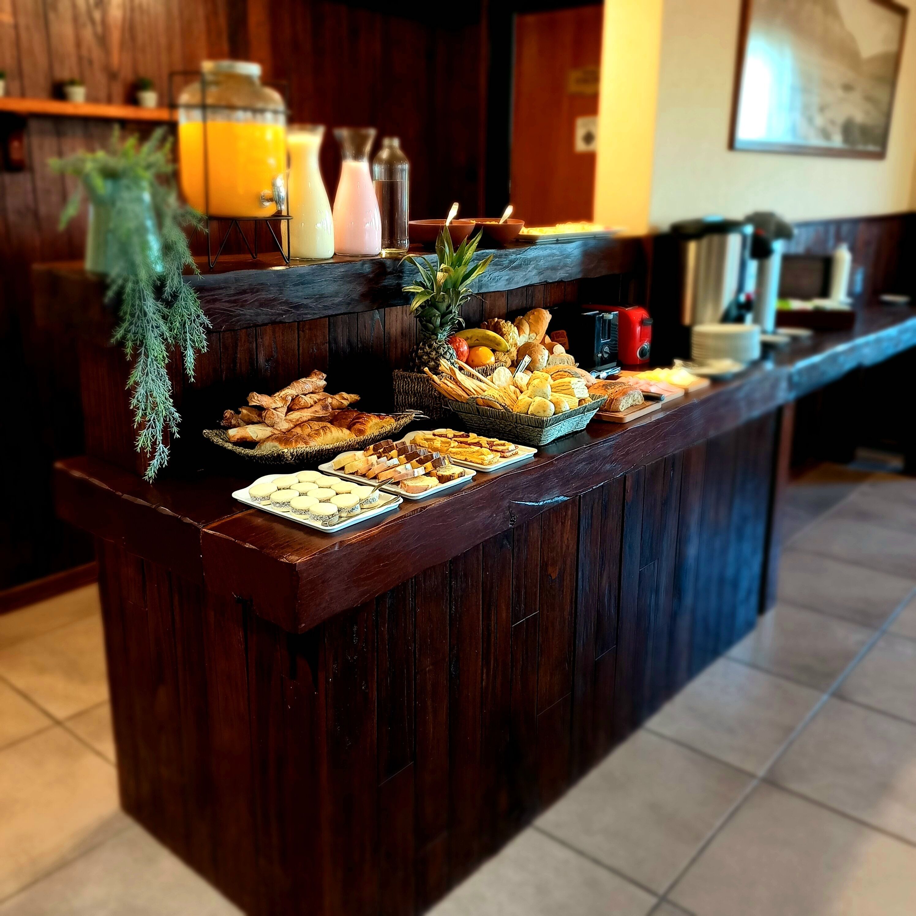 free daily continental breakfast