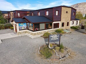Front of property - Hosteria Puerto San Julian (El Calafate)