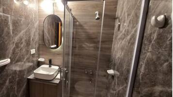 Standard Double Room | Bathroom