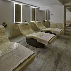 Couples treatment room(s), sauna, hot tub, steam room