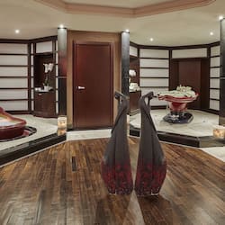 Couples treatment room(s), sauna, hot tub, steam room