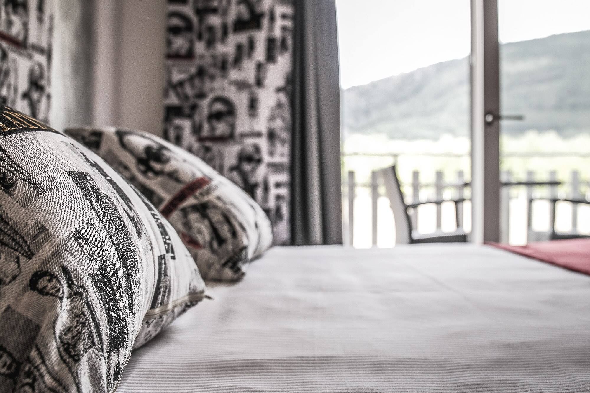 deluxe room, pool view | 1 bedroom, in-room safe, desk, soundproofing