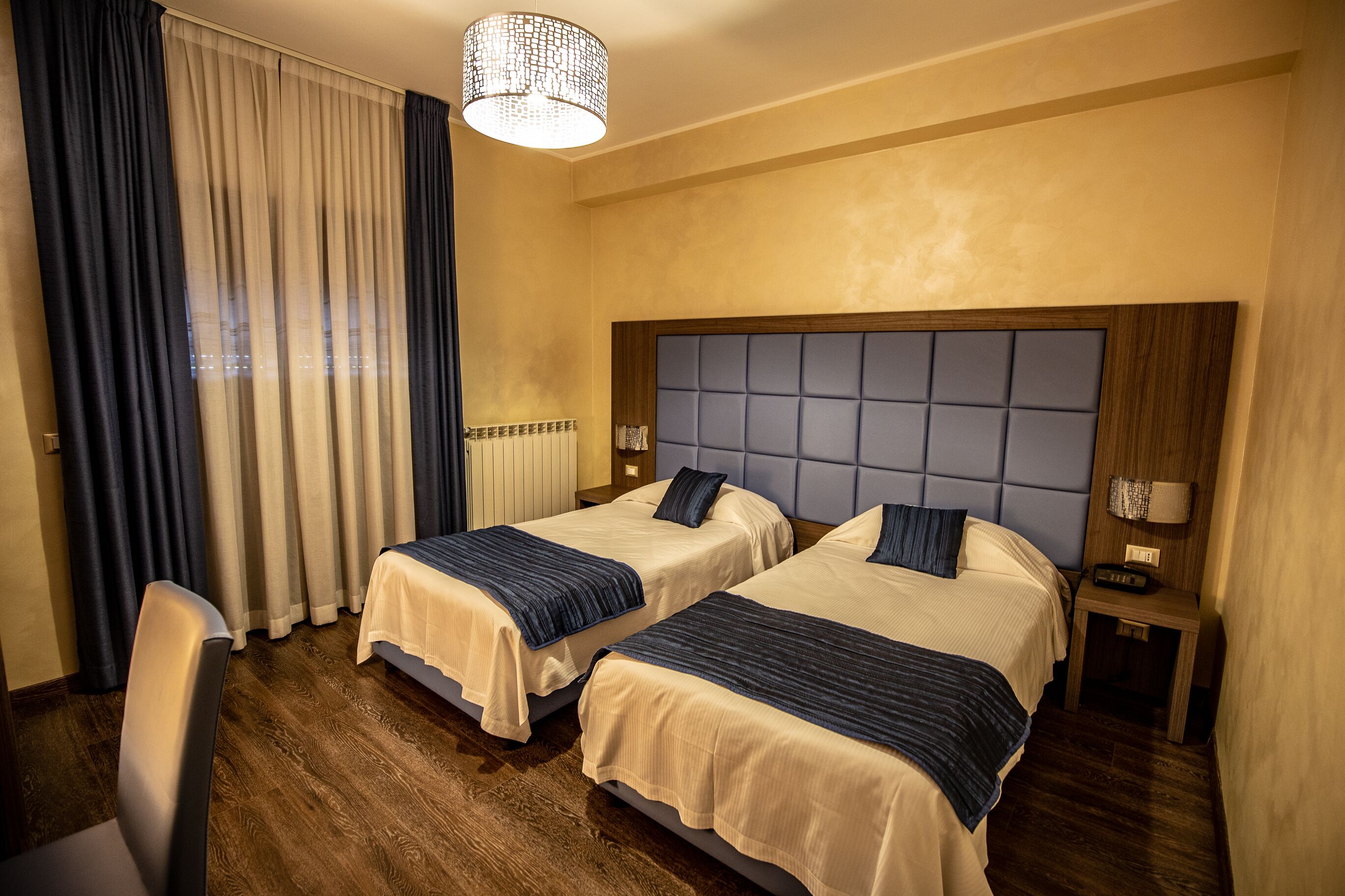 standard room | 1 bedroom, in-room safe, desk, soundproofing