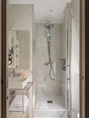 Bathroom - Hôtel Des Deux Avenues (Paris)