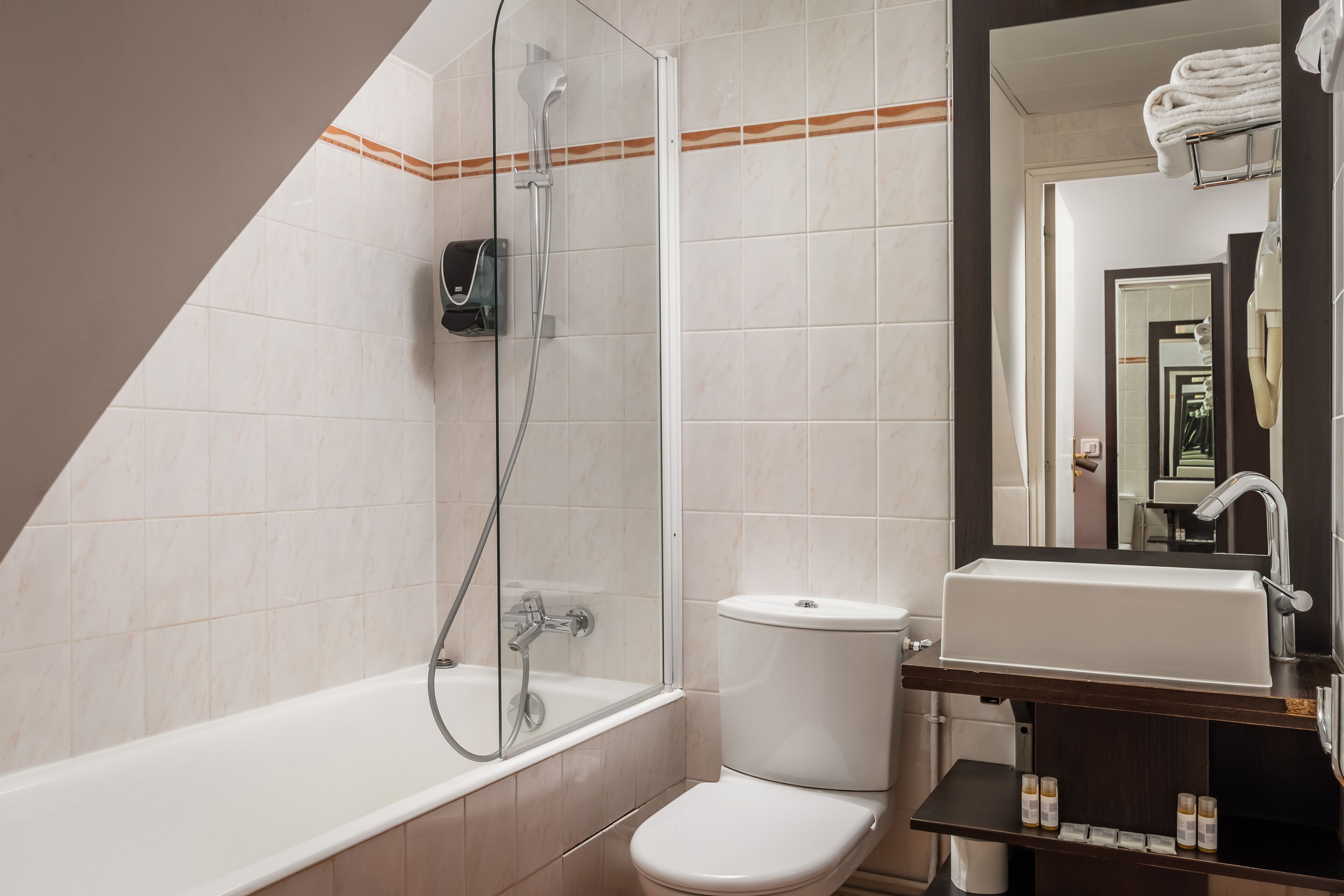 Photo - Hôtel des Deux Avenues