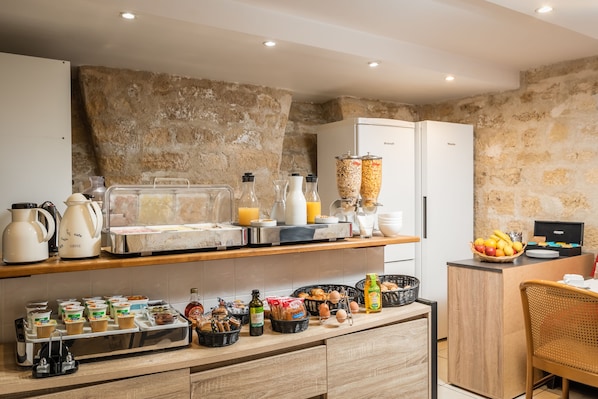 Desayuno buffet todos los días (EUR 15 por persona)