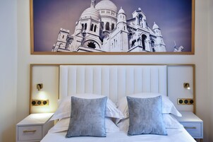 Single Room | Minibar, in-room safe, soundproofing, iron/ironing board