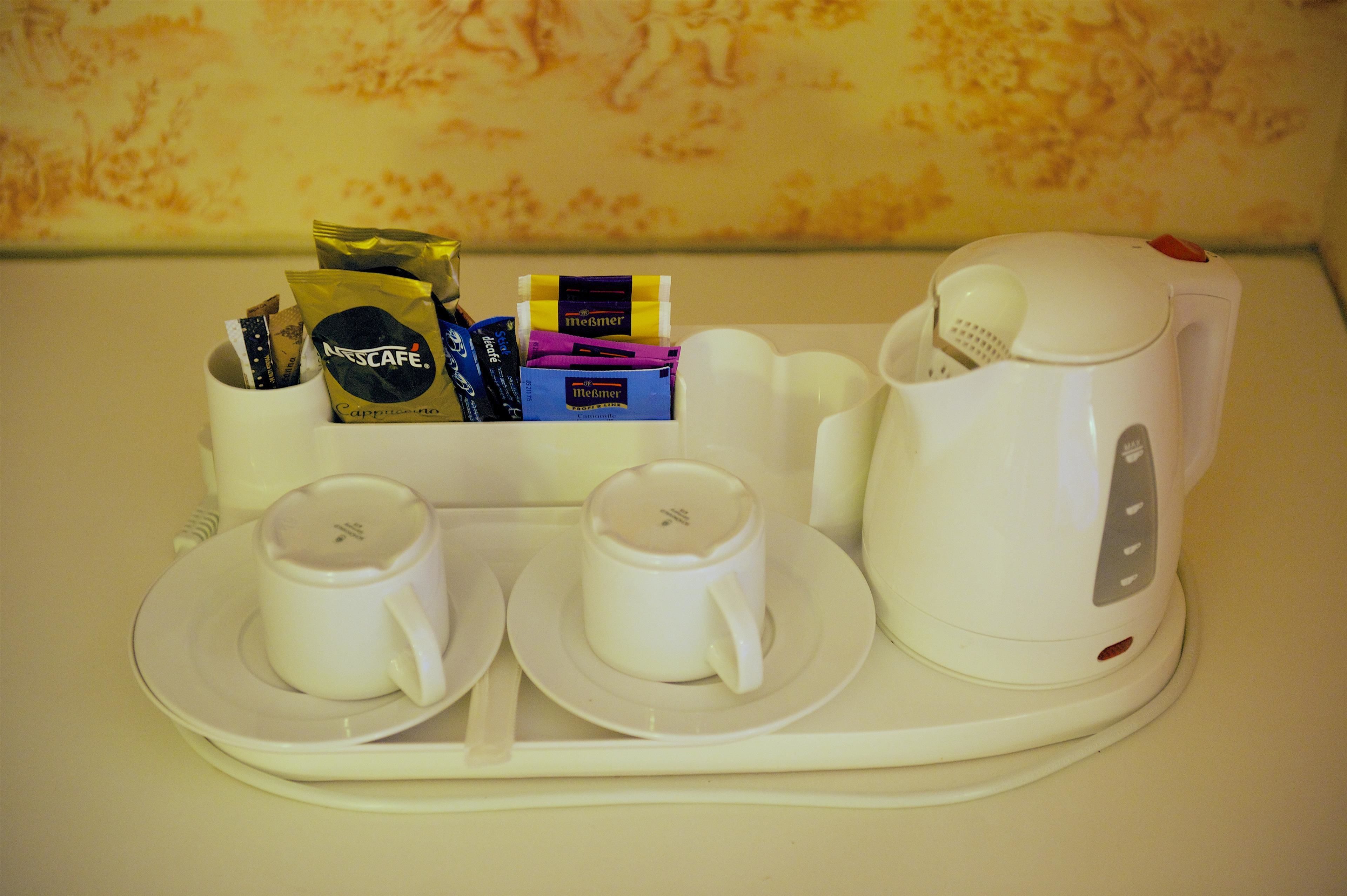 deluxe room, 1 king bed, non smoking, jetted tub | room amenity