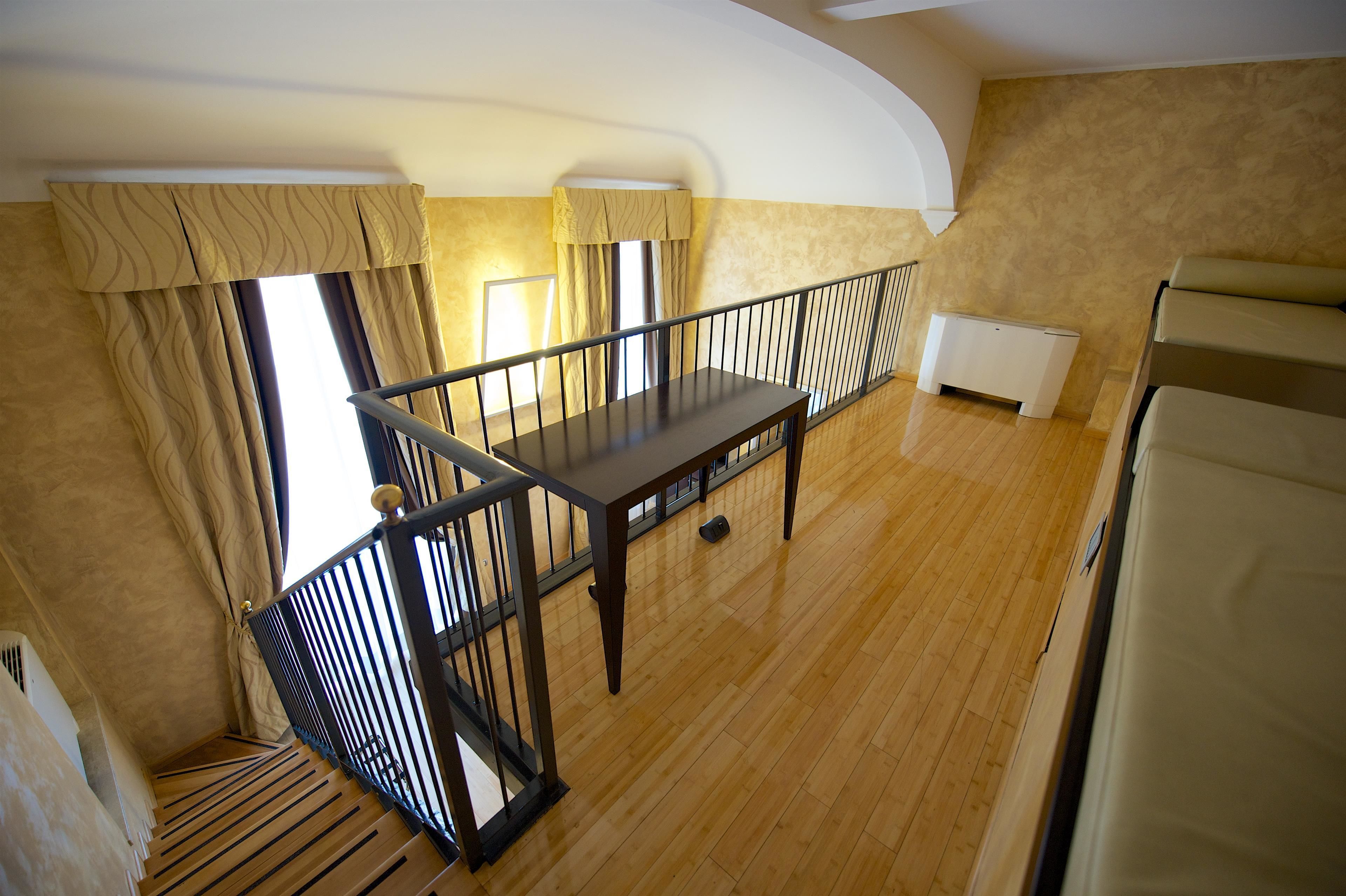 1 bedroom, hypo-allergenic bedding, down duvets, in-room safe