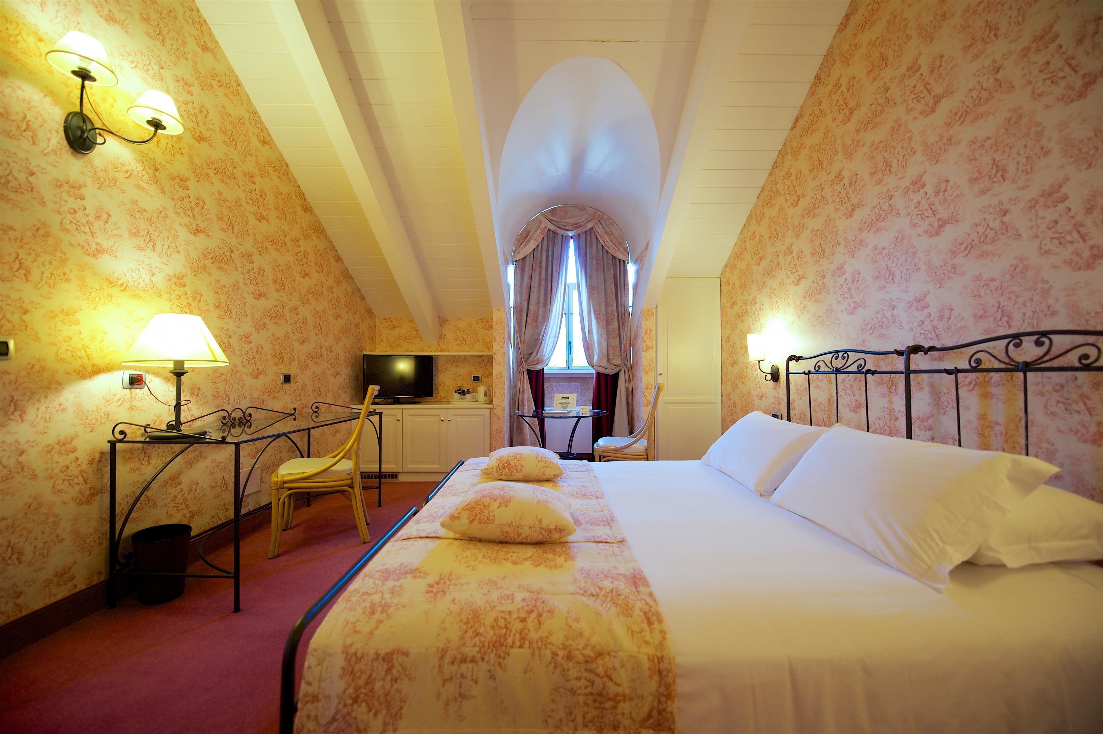 Deluxe Room, 1 King Bed, Non Smoking