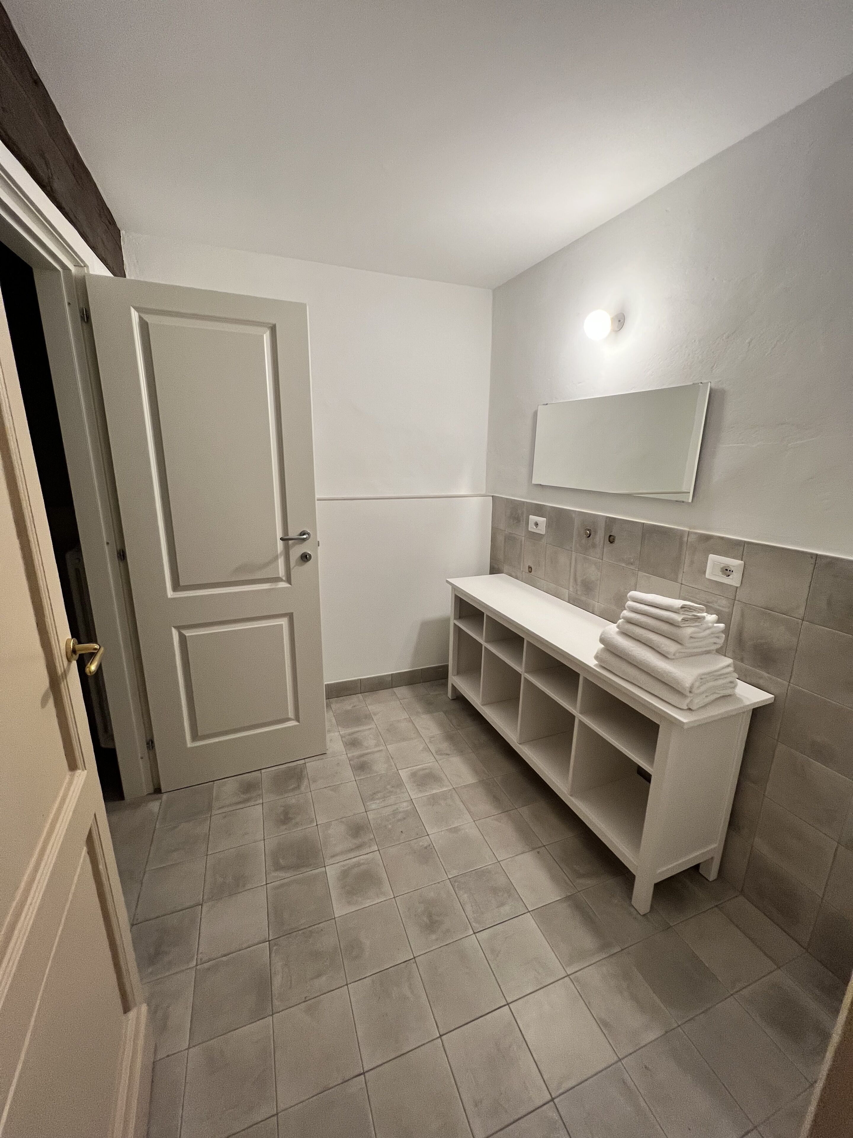 family room, 2 bedrooms | bathroom | shower, rainfall showerhead, free toiletries, hair dryer