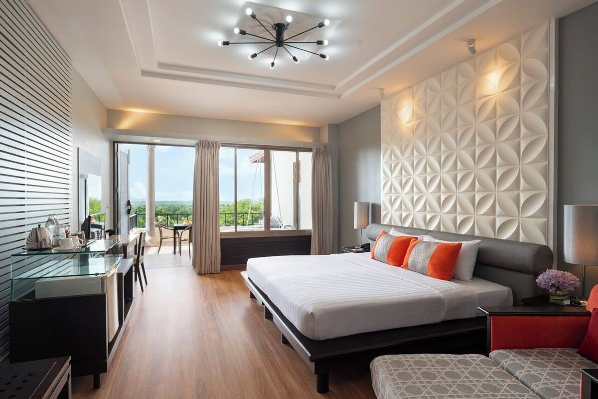 Deluxe Jacuzzi | Két bảo mật tại phòng, bàn ủi/dụng cụ ủi quần áo 