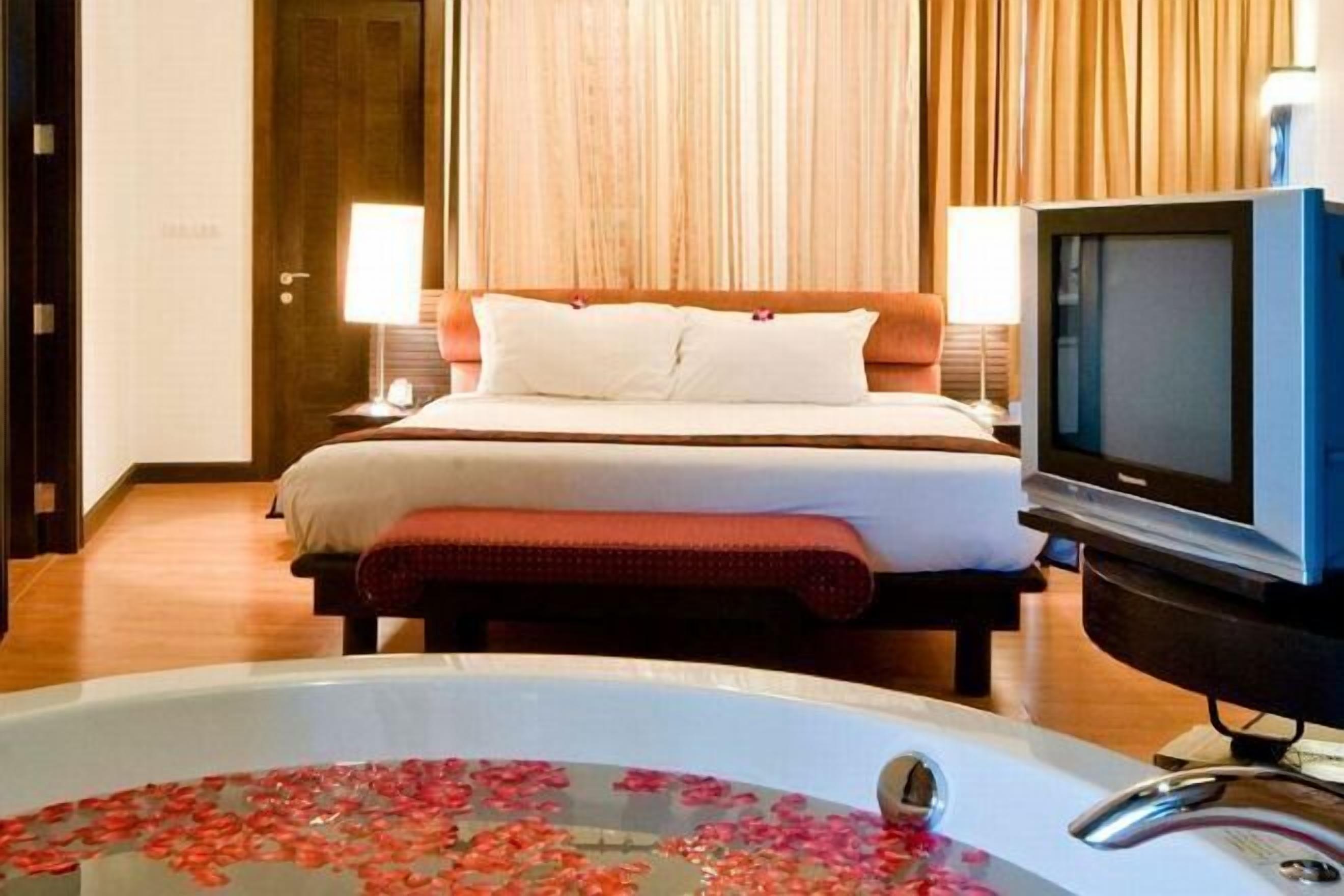 In-room safe, iron/ironing board, free cribs/infant beds, rollaway beds