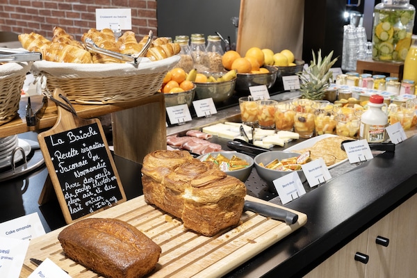 Daily buffet breakfast (EUR 13.9 per person)