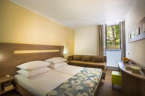 Desk, free WiFi, bed sheets - Miramar Sunny Hotel by Valamar (Labin)