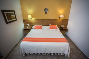 In-room safe, free WiFi, bed sheets - Hotel Parador San Agustin (Oaxaca)