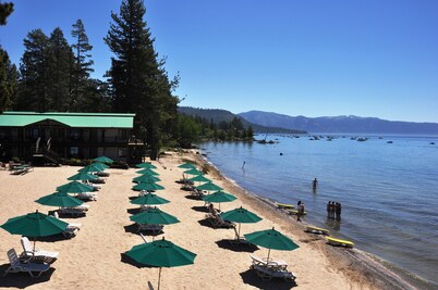 Mourelatos Lakeshore Resort