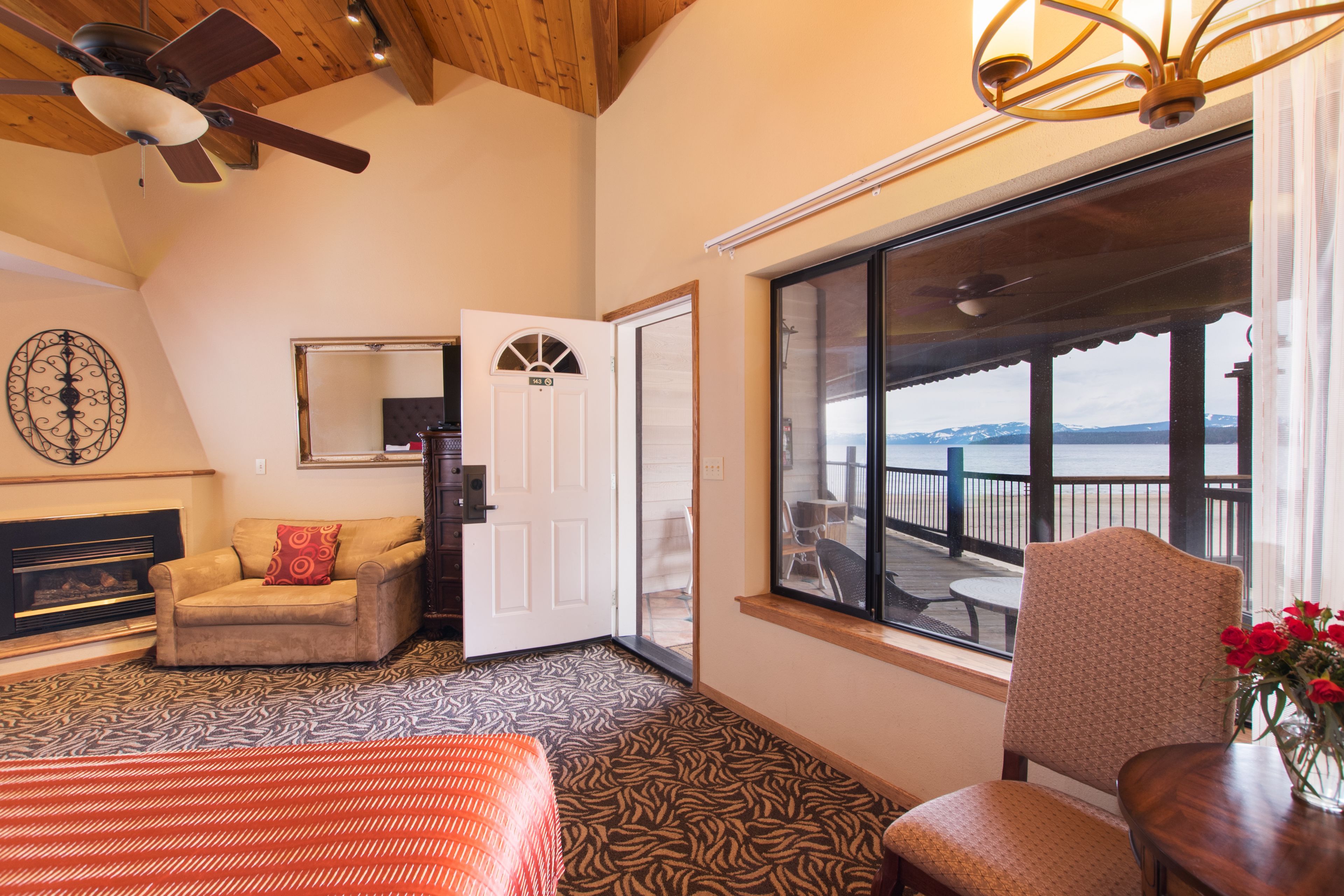 standard room, 2 queen beds, lake view | lake view