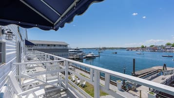 Chambre supérieure, 1 très grand lit | Terrasse/patio