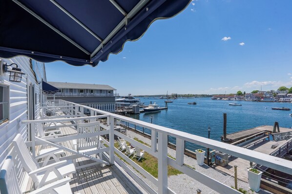 One King Superior 2nd Floor | Terrace/patio