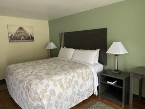 Habitación individual estándar, 1 cama de matrimonio grande | Wifi gratis y ropa de cama