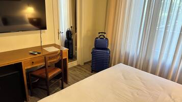 Doppia Classic uso singolo | Minibar, una cassaforte in camera, una scrivania, Wi-Fi gratuito