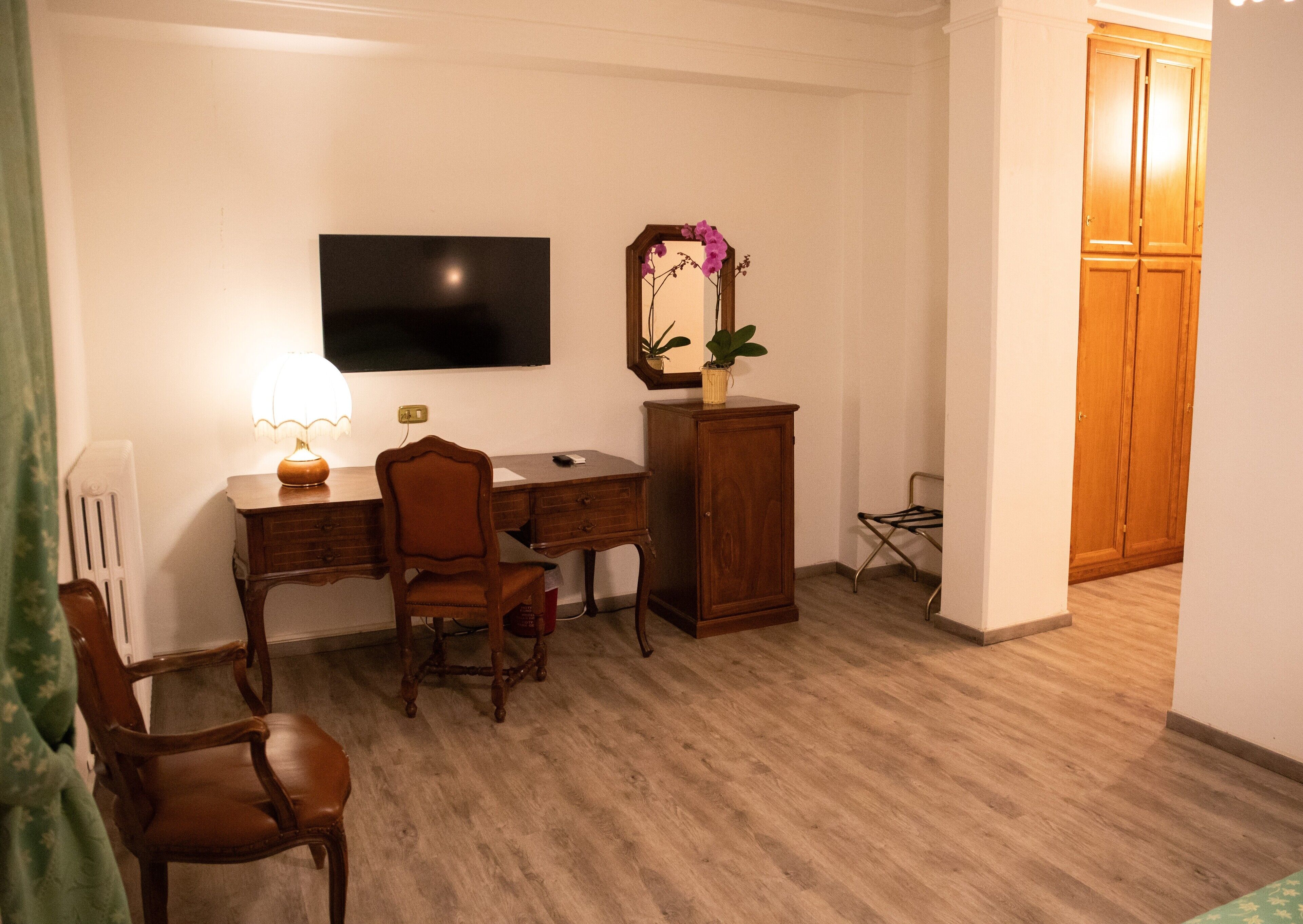 1 bedroom, minibar, in-room safe, desk