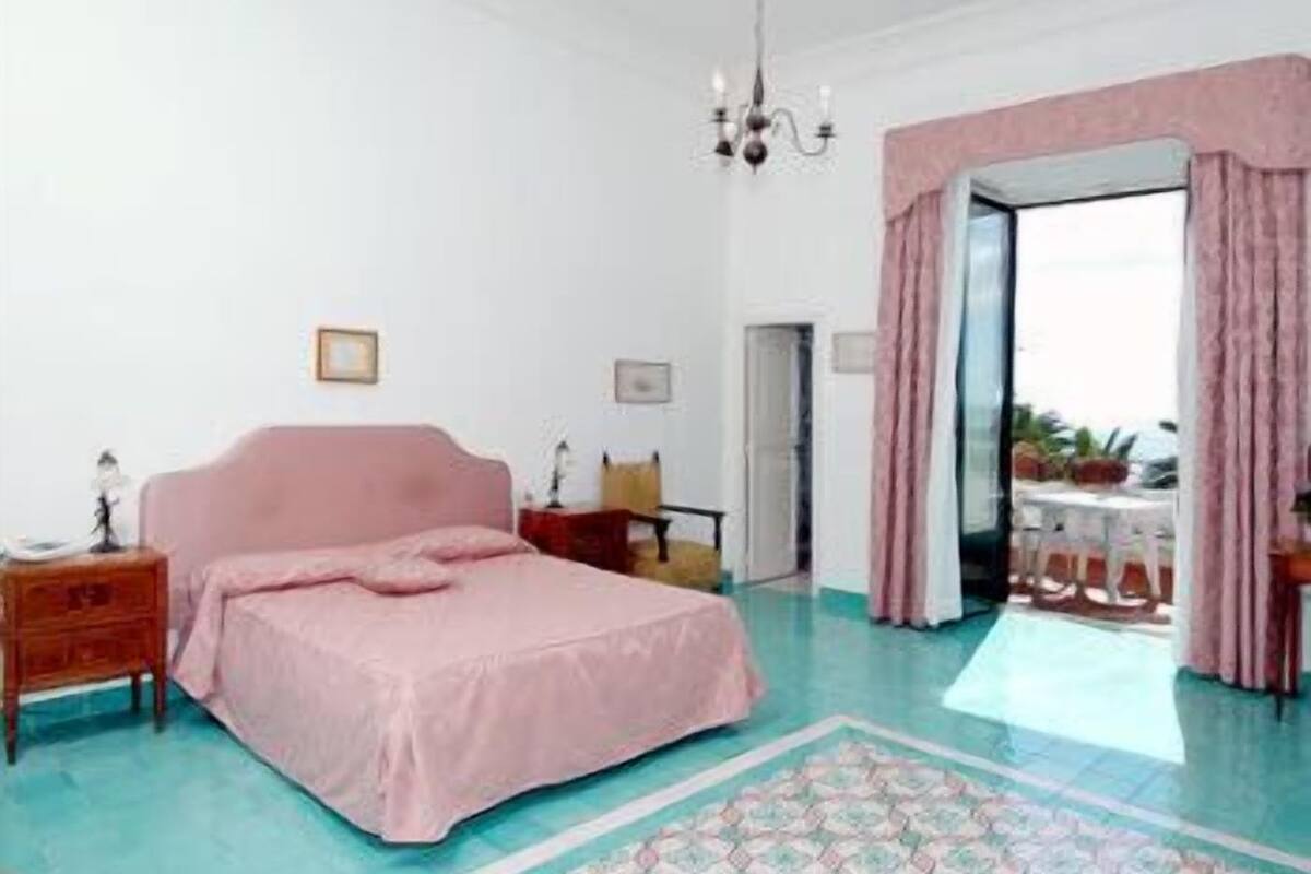 triple room | minibar, in-room safe, desk, soundproofing