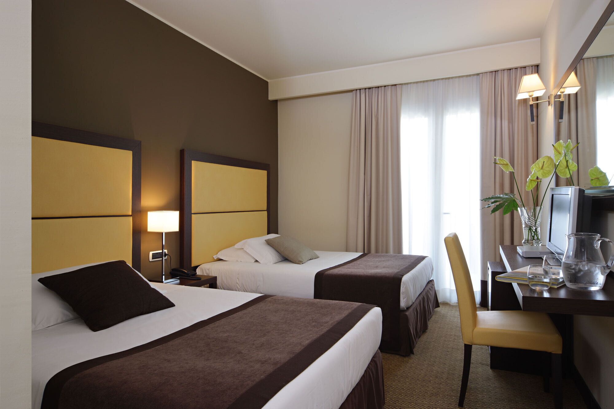 Minibar, in-room safe, free WiFi, bed sheets