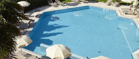 Indoor pool, outdoor pool