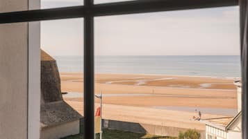 Standard Room, 1 Double Bed, Sea View | Blackout drapes, soundproofing, iron/ironing board, travel crib