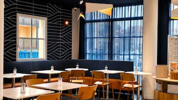 Petit déjeuner buffet compris tous les jours