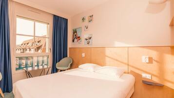 Standardzimmer, 1 Doppelbett | Verdunkelungsvorhänge, schallisolierte Zimmer, Bügeleisen/Bügelbrett