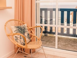 Appartement, 1 tweepersoonsbed met slaapbank, uitzicht op zee | Verduisterende gordijnen, geluiddichte muren